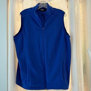 Beautiful lands end sleeveless fleece